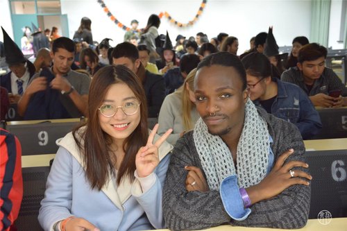 1.中外学生合影 1.中外学生合影