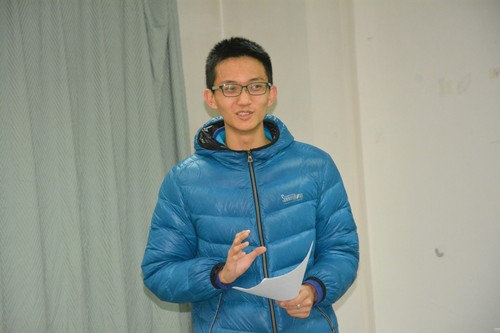 评委进行专业点评 评委进行专业点评