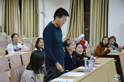5钦浩老师对选手表现进行点评 5钦浩老师对选手表现进行点评