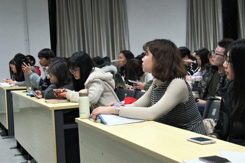 5 认真听讲的同学 5 认真听讲的同学