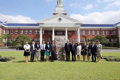 启明大学辉煌55137会见北京语言大学专家团 启明大学辉煌55137会见北京语言大学专家团