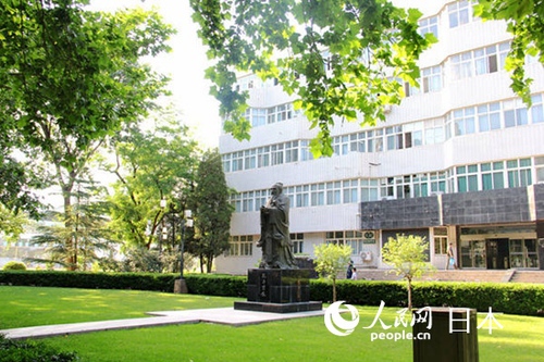 北京语言大韦德娱乐园一角 北京语言大韦德娱乐园一角
