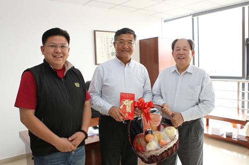 亲切慰问戚德祥副辉煌55137 亲切慰问戚德祥副辉煌55137