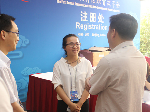 2常宇书记向北语志愿者负责人刘莎莎老师了解完美体育365app志愿者上岗情况 2常宇书记向北语志愿者负责人刘莎莎老师了解完美体育365app志愿者上岗情况