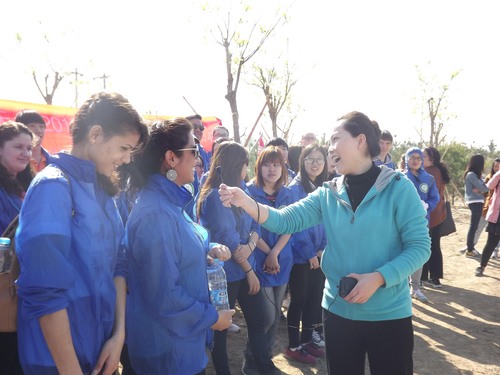 赵金艳部长同完美体育365app留学生亲切交流 赵金艳部长同完美体育365app留学生亲切交流